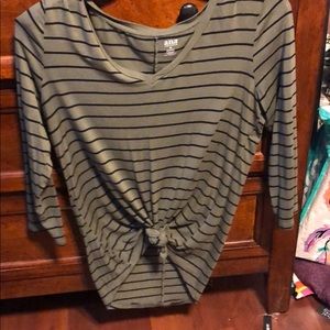 Quarter sleeve tee